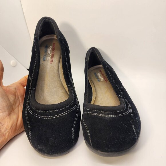 Sketchers Suede Slip ons - Picture 1 of 5